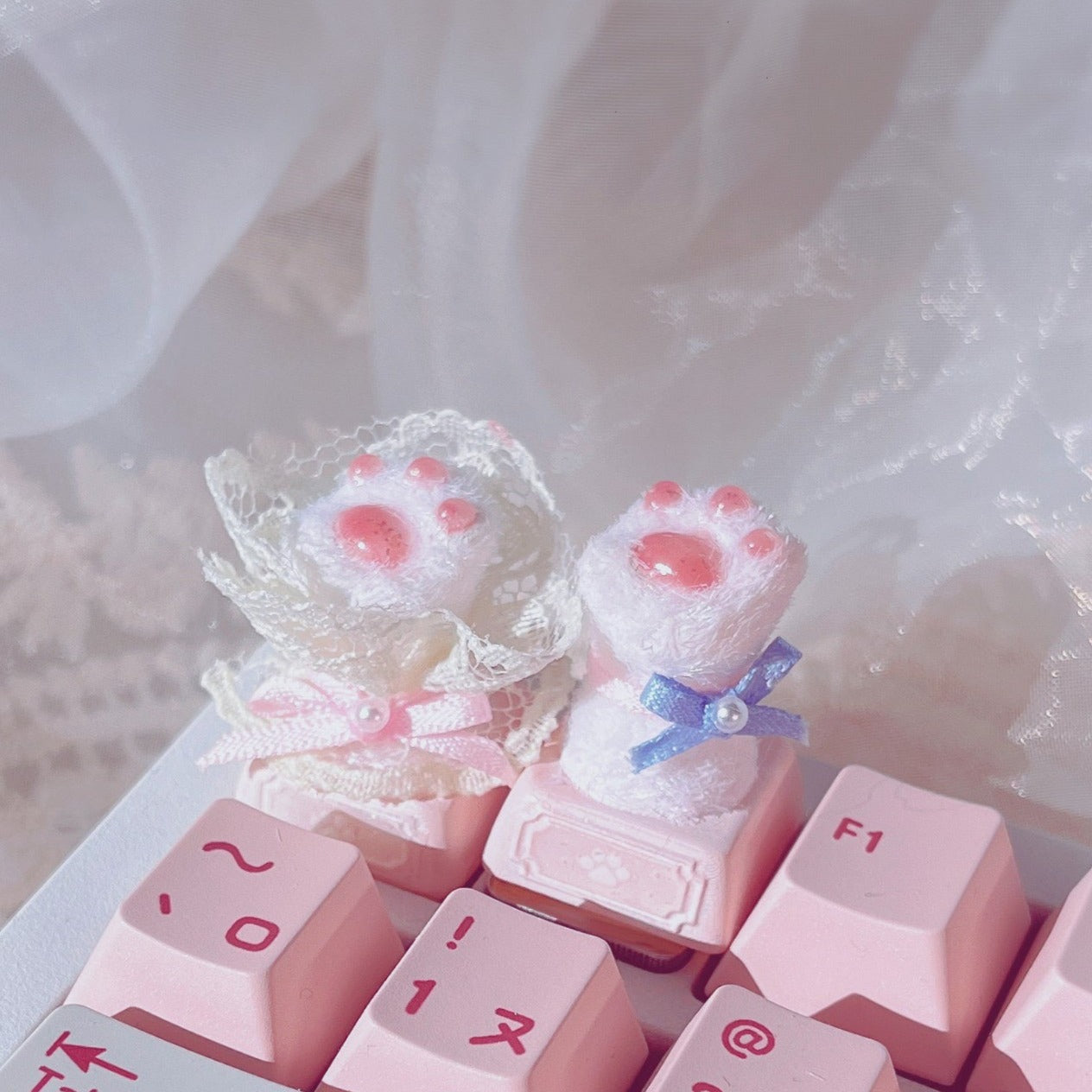 Original Design Handmade Bow Cat Catch Keyboard Keycaps