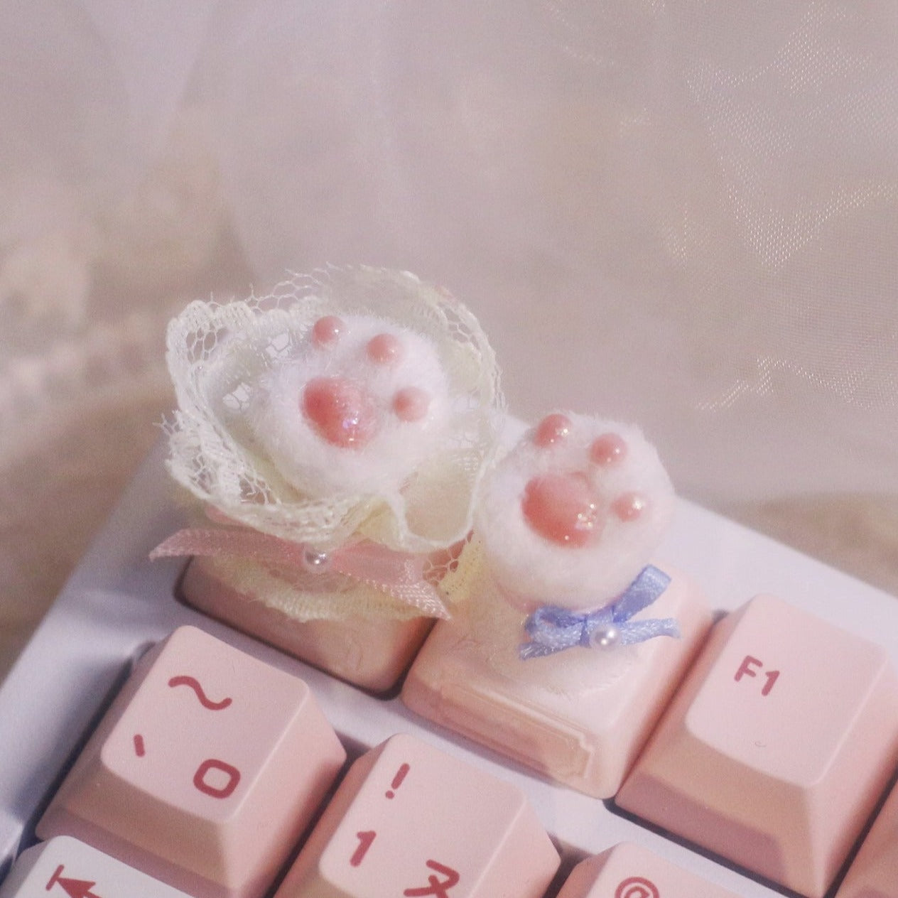 Original Design Handmade Bow Cat Catch Keyboard Keycaps