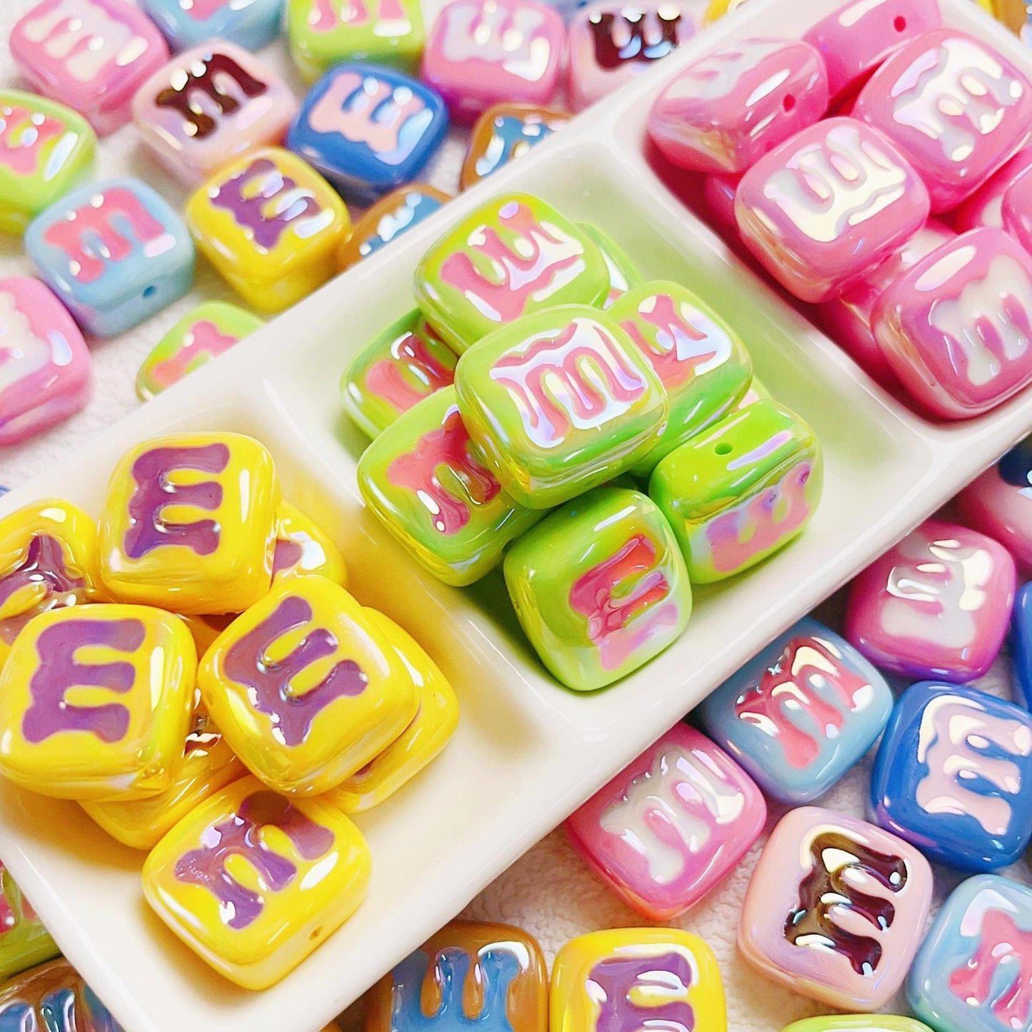 30 Pieces M letter Square Beads